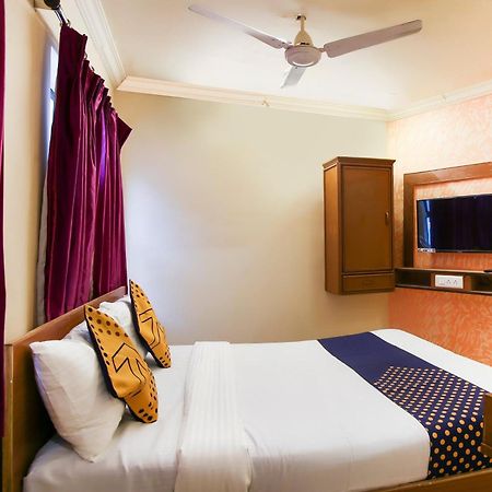 Hotel O Super Guest House Ahmedabad Eksteriør billede
