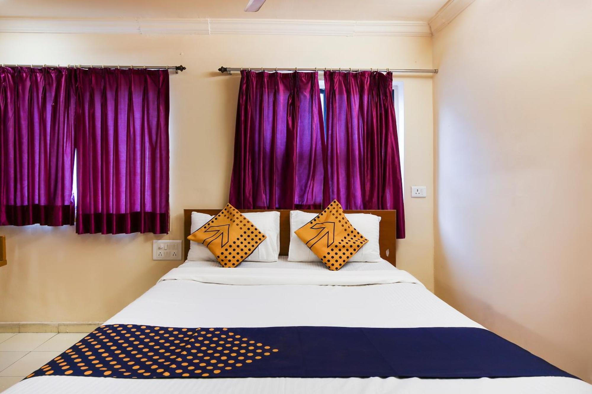 Hotel O Super Guest House Ahmedabad Eksteriør billede