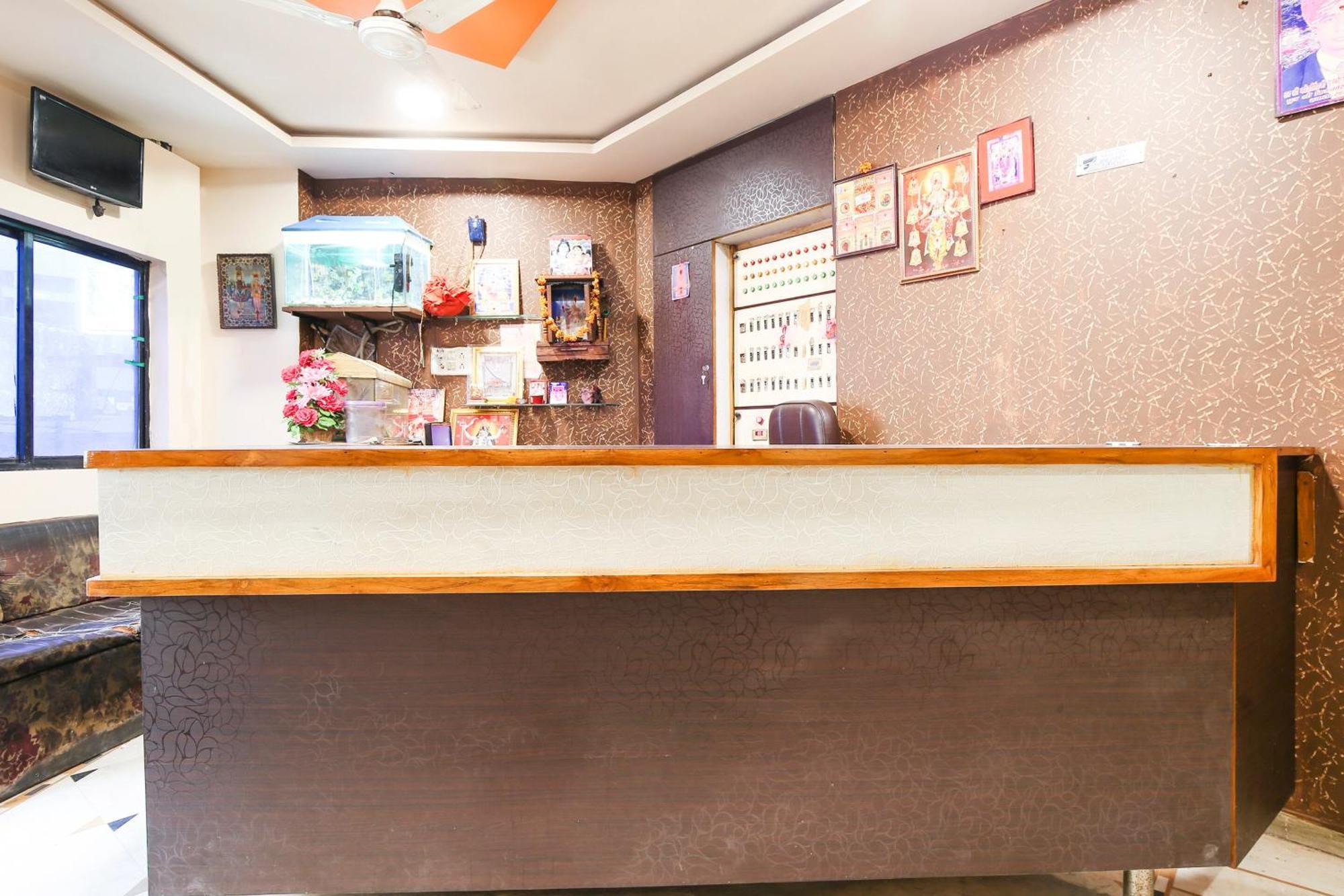 Hotel O Super Guest House Ahmedabad Eksteriør billede