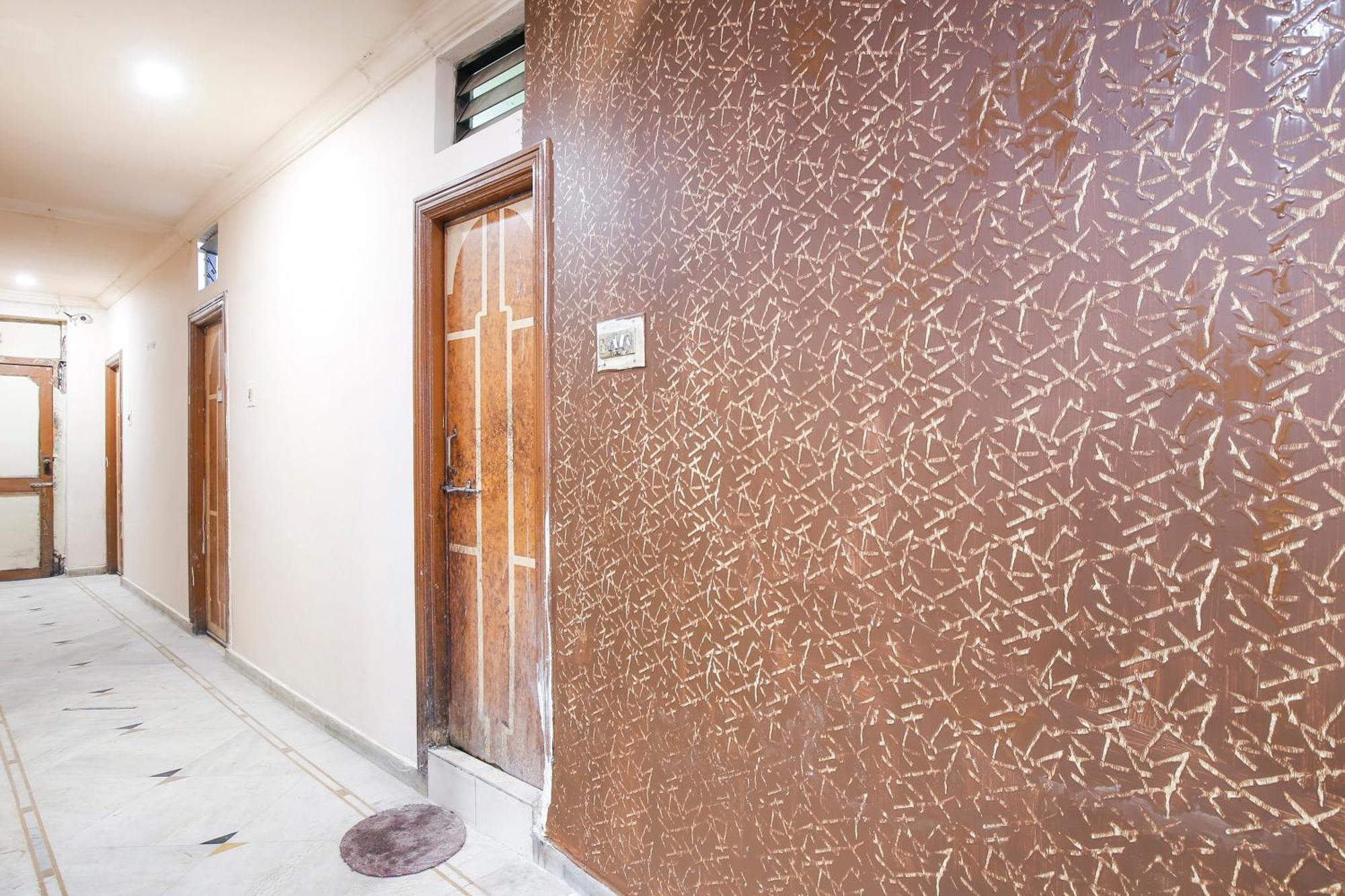 Hotel O Super Guest House Ahmedabad Eksteriør billede